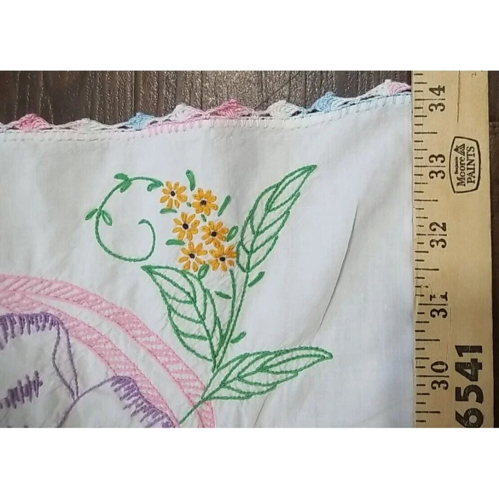 Vintage Hand Embroidered Floral Country Cottagecore Small Tablecloth 34” Dogwood